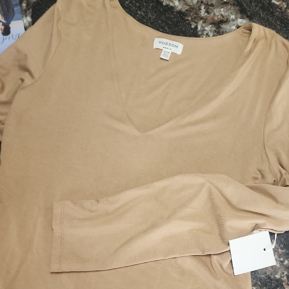 NWT...Hudson North Jeans Tan V-neck Long Sleeve Fitted BodySuit...XL